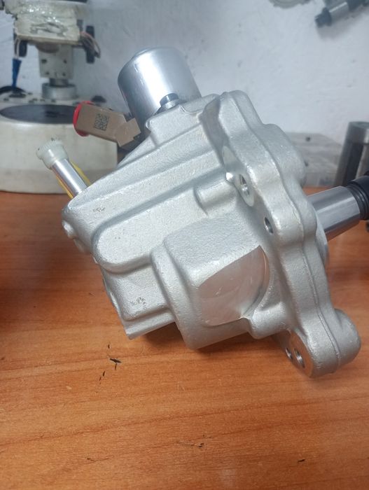 28470303 Провірений і перебраний насос тнвд шкода 1.6 2.0 04B130755F