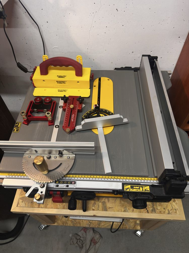 Piła stołowa DeWalt 7492-qs