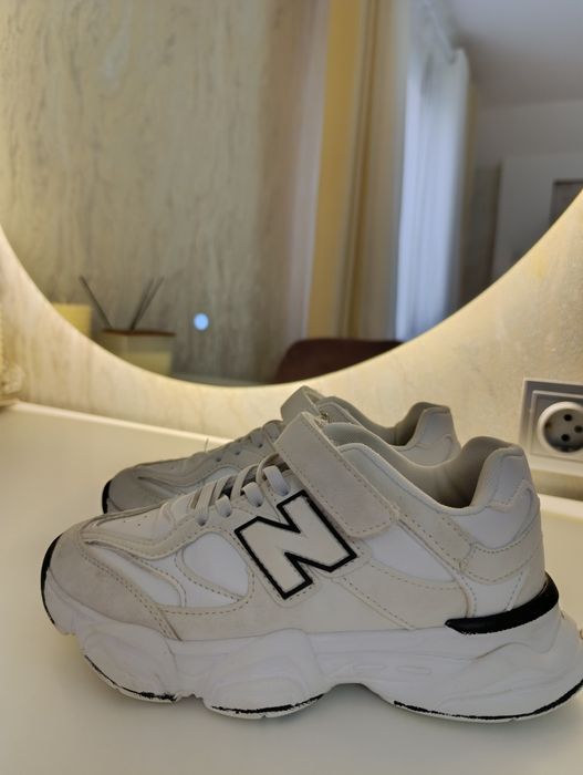 Кросівки для дівчинки 35 р