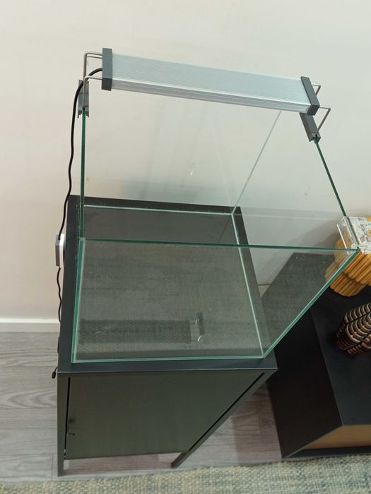 Aquário 30 Lts (31cmX31cm) - Com Calha de iluminação Twinstar