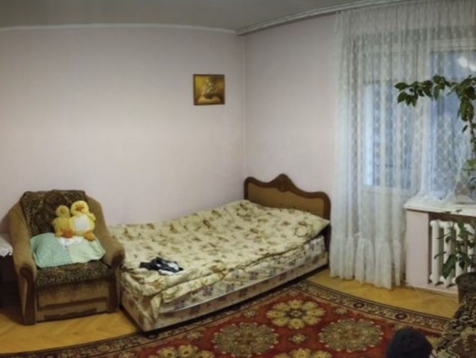 Продаж 1 кім.квартири цегла ремонт меблі р-н Лікарні Шв.допомоги