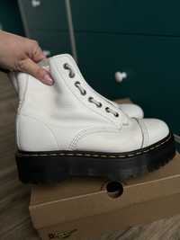 Dr. Martens Sinclair White Miled Napa 42