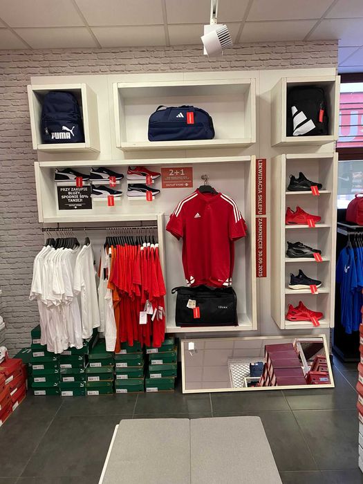 Meble do salonu z odzieżą i obuwiem