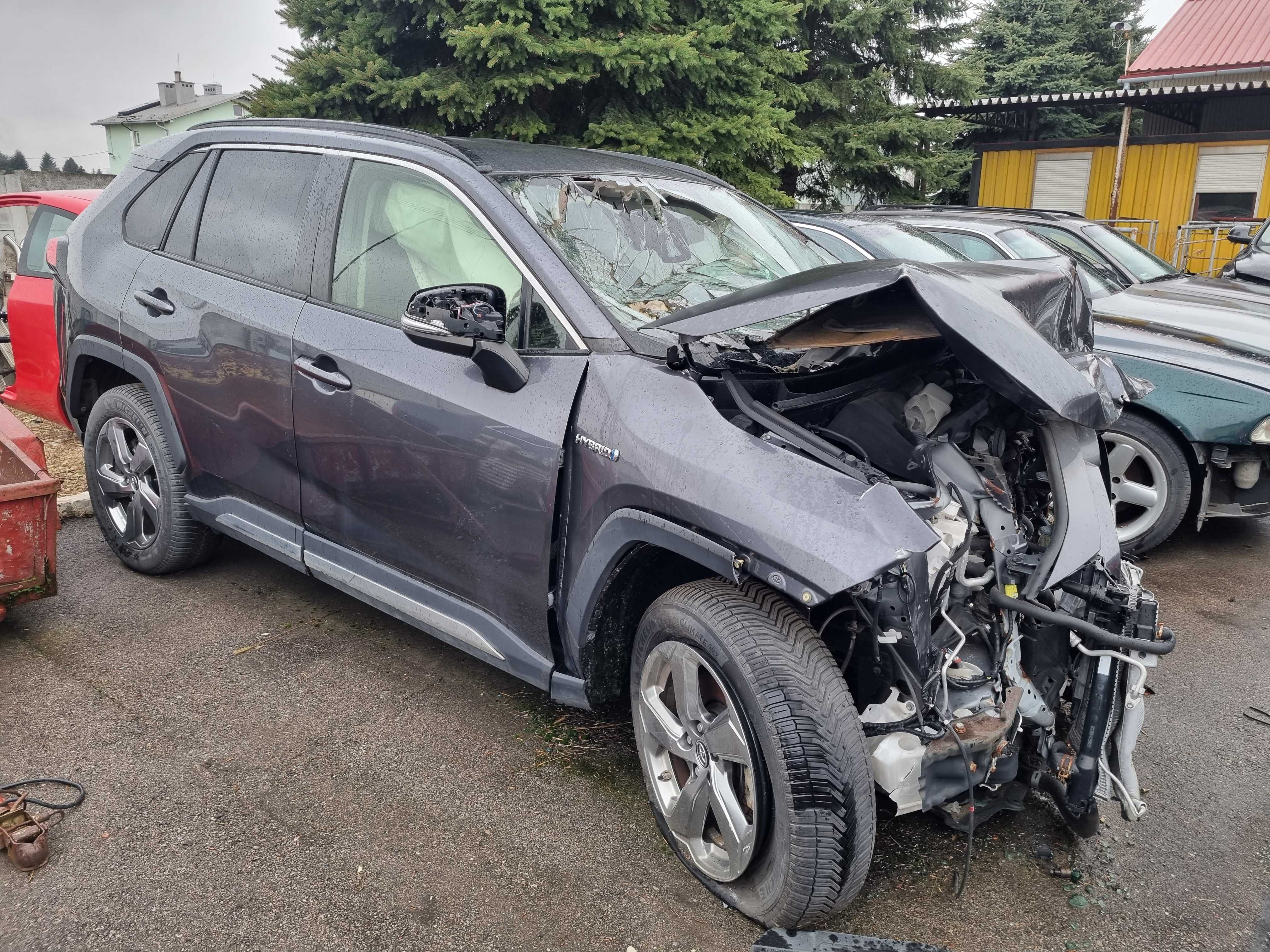 Toyota Rav4 hybryda 2019 na części