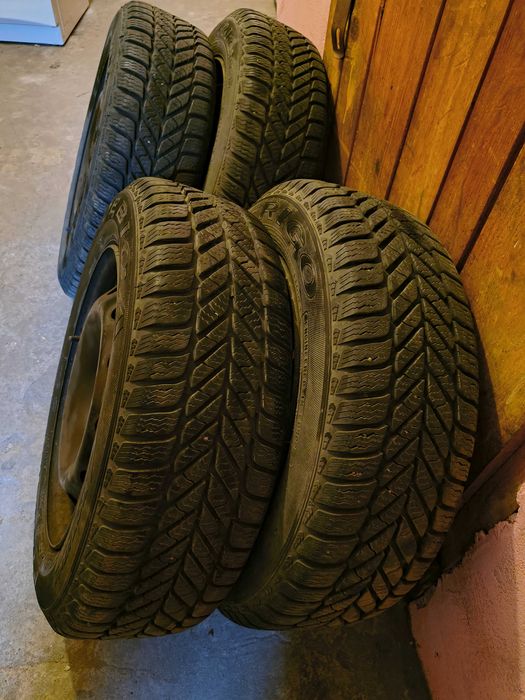 Opony zimowe z felgami  Dębica  Frigo  185/65/R15    88T