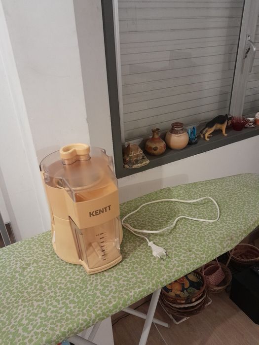 Vendo Máquina de Fazer Sumos Eléctrica KENTT muito bonita como nova
