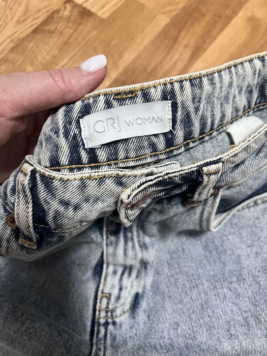 Жіночі джинси в ідеальному стані