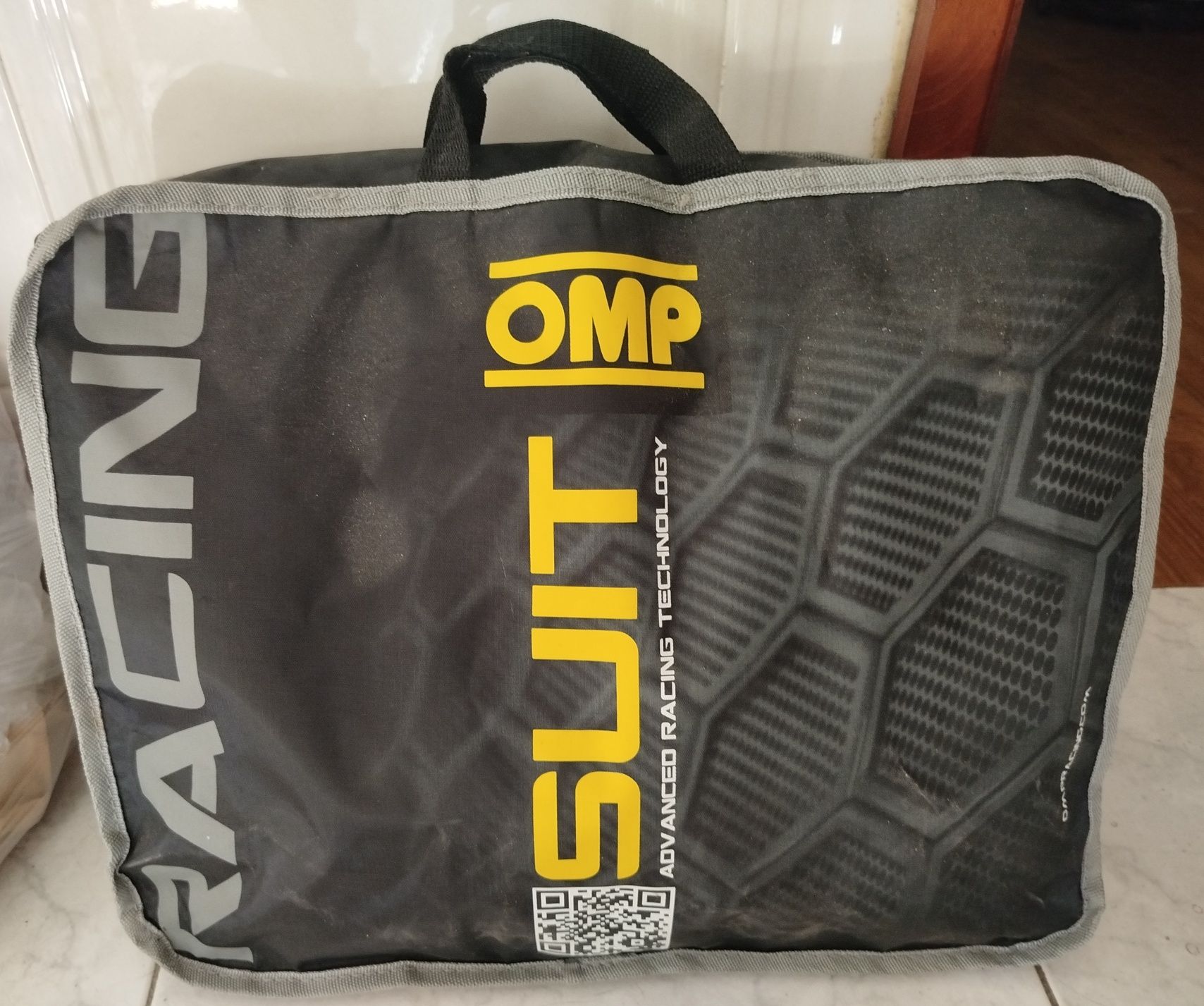 fato / macacão omp racing