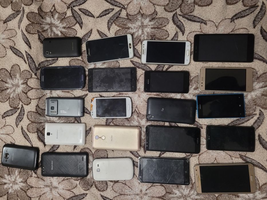 Лот смартфонів samsung xiaomi nomi  lg huawei