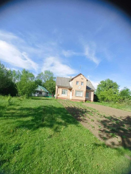 Будинок. Продаж. + 13 соток поля за будинком
