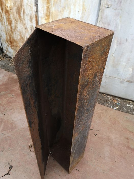 Сейф вузький високий 101 *25*21 см