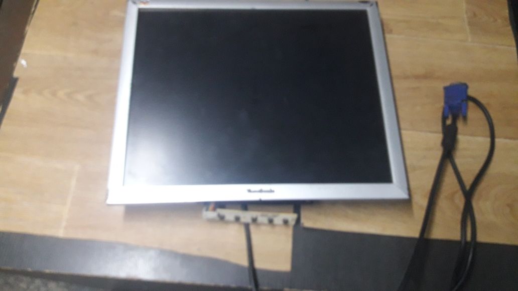 Монитор ViewSonic 17"