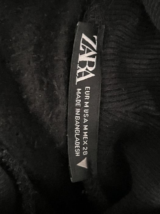 Кофтинка чорна укорочена на флісі Zara