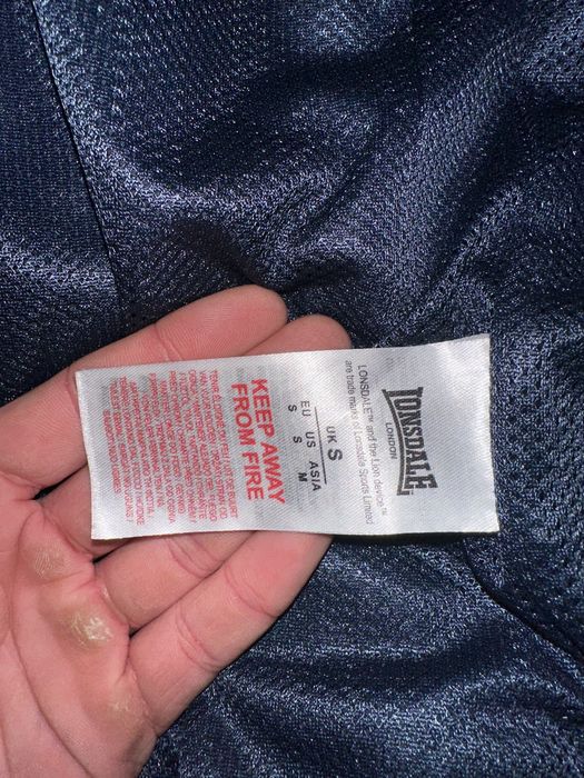 Вітровка lonsdale