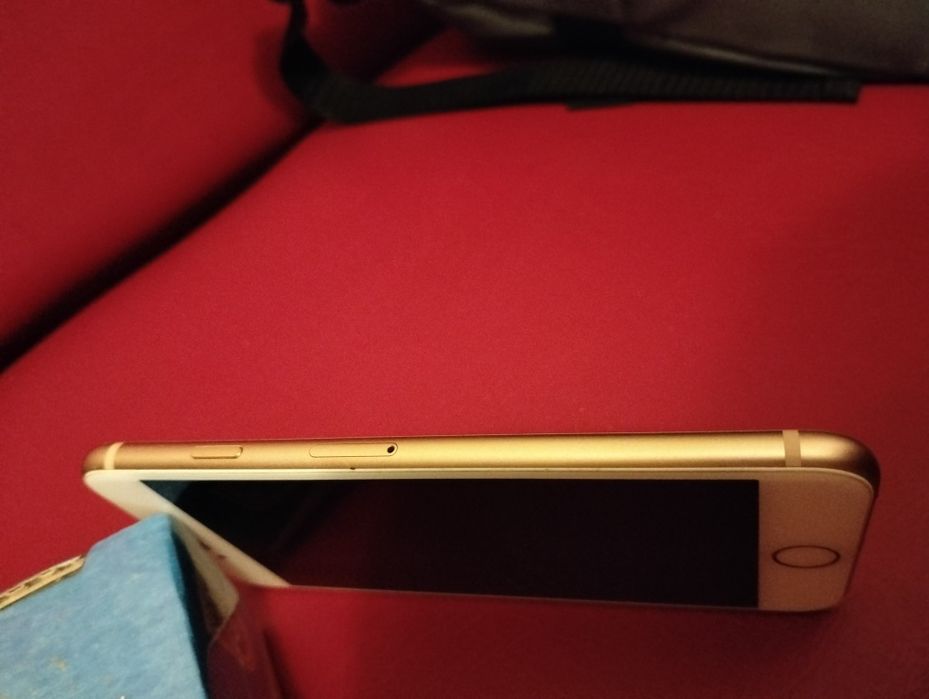 iPhone 8 ,без батареї!