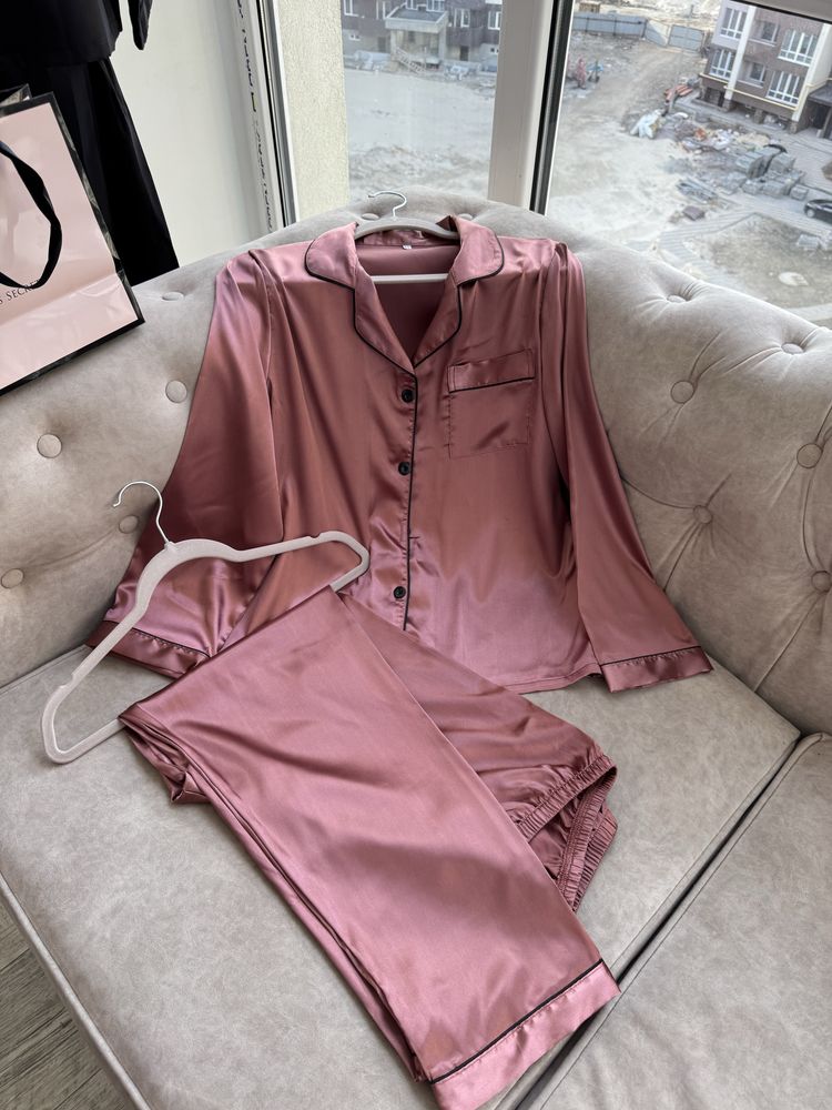 Пижама Victoria's Secret.Знижка на рожеву.Ціна актуальна,олх,накладний