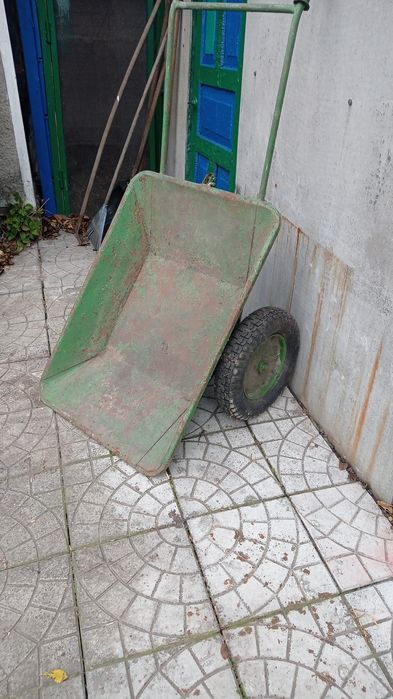 Тачка садова міцна