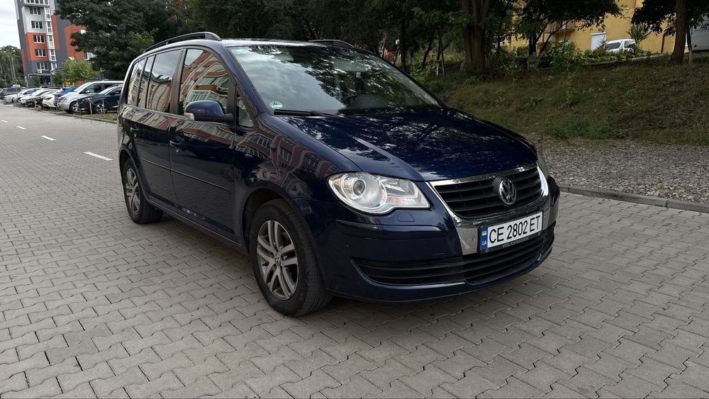 Продам Volkswagen Touran 2009