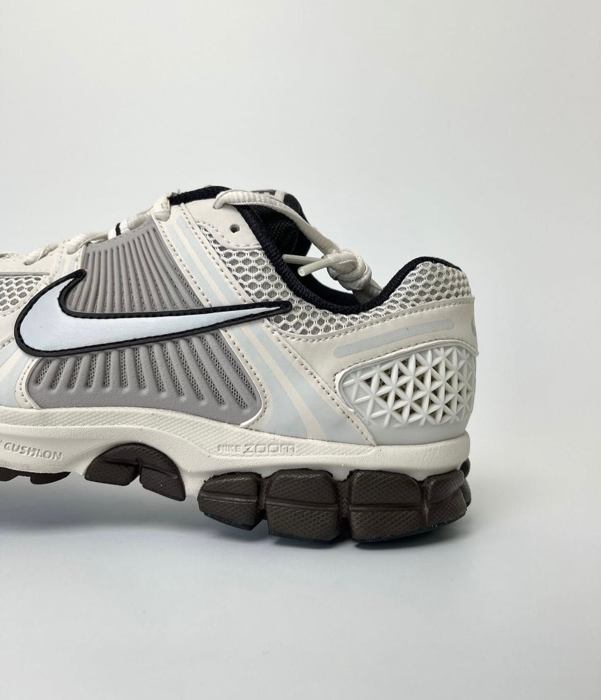 Кросівки nike zoom vomero 5 phantom