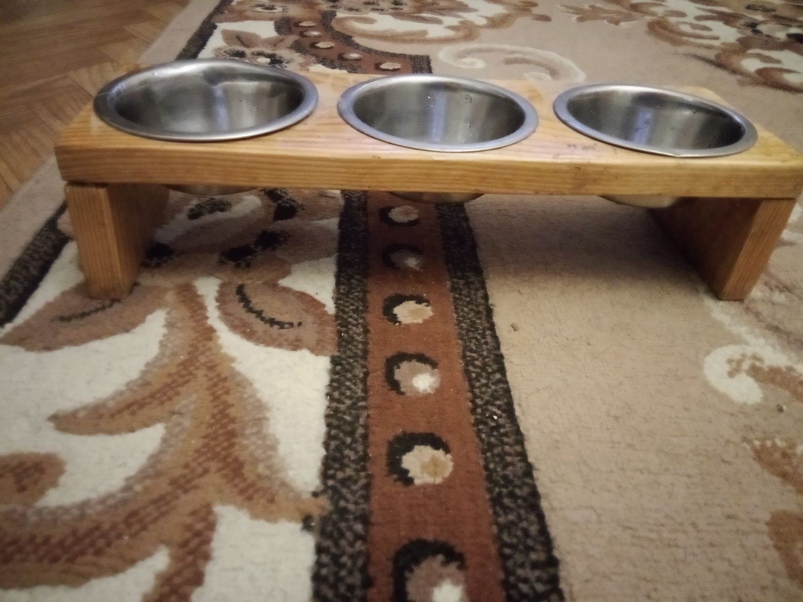 Тройная подставка с мисками  для кошек или маленьких собачек
