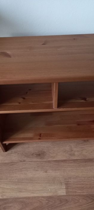 Półka stojąca oraz stolik okrągły Ikea