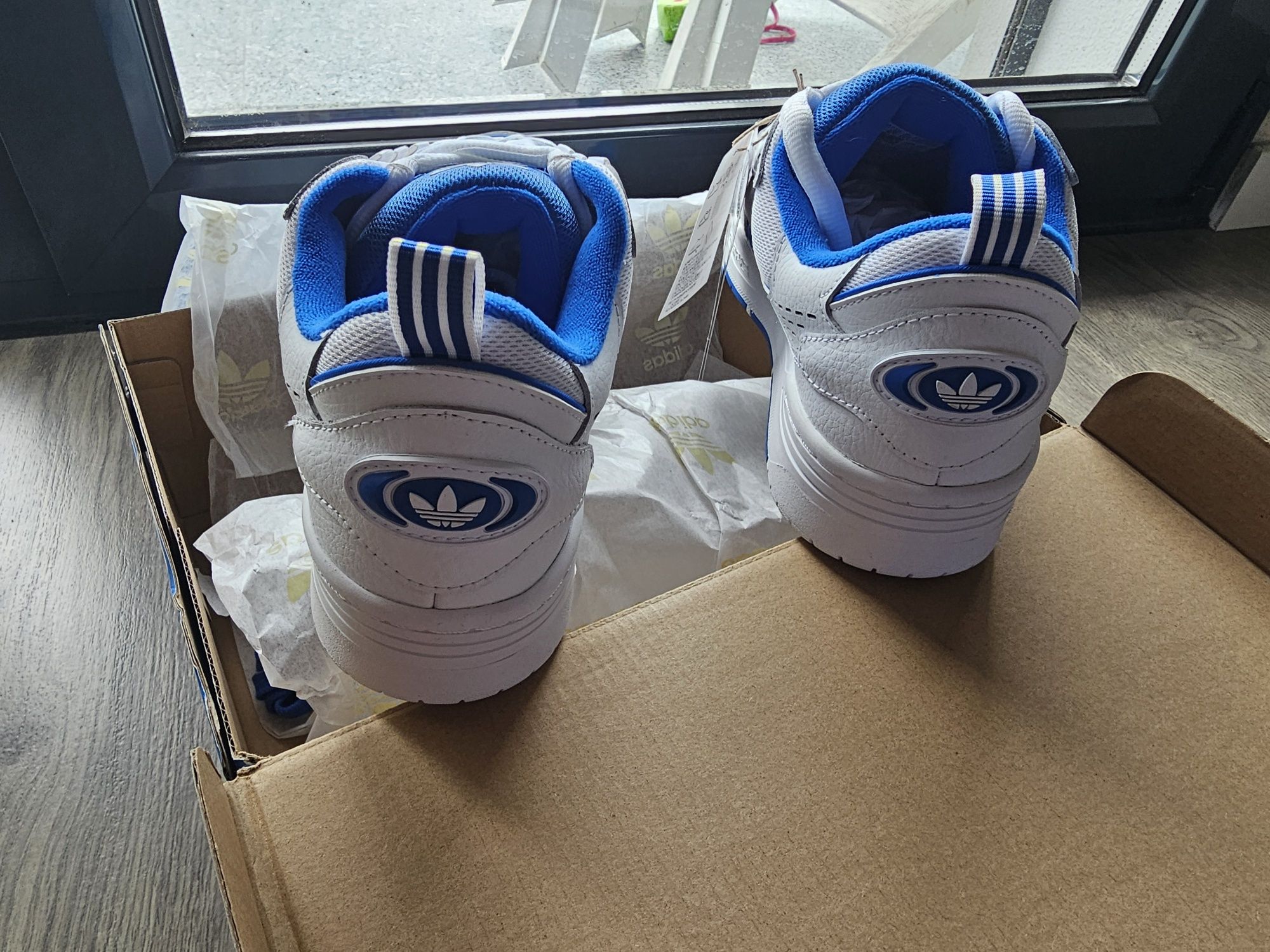 Sapatilhas Adidas Adi2000