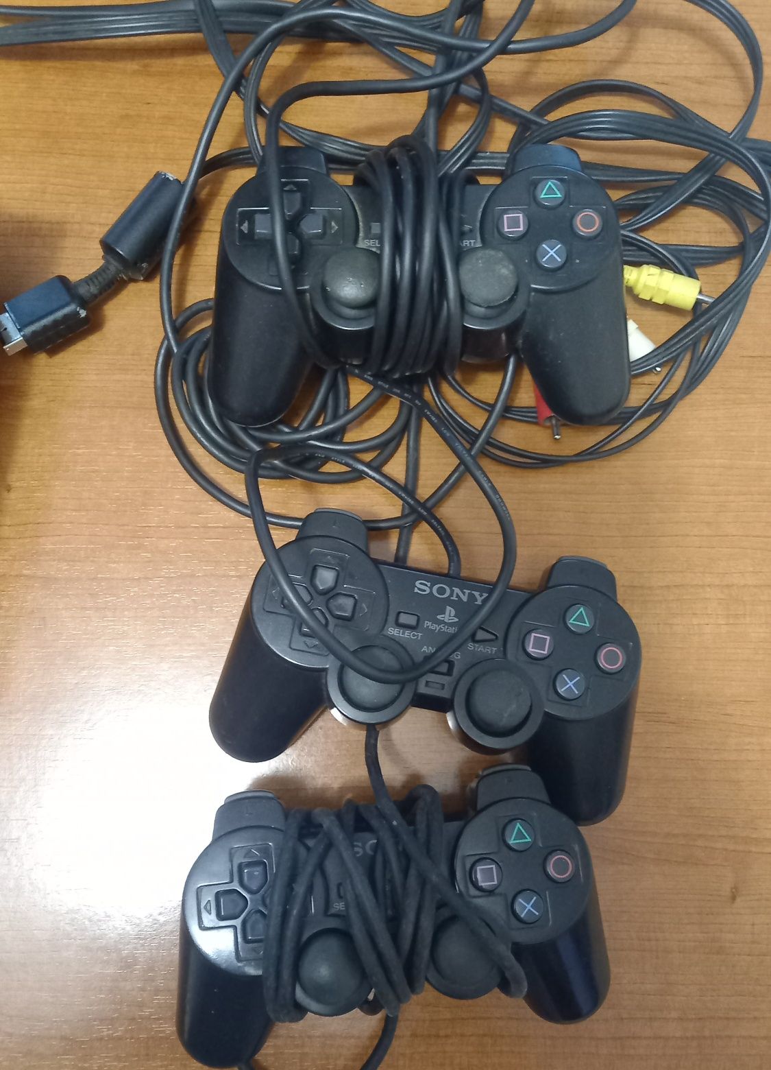 Playstation 2 com 3 comandos e cartão de memória