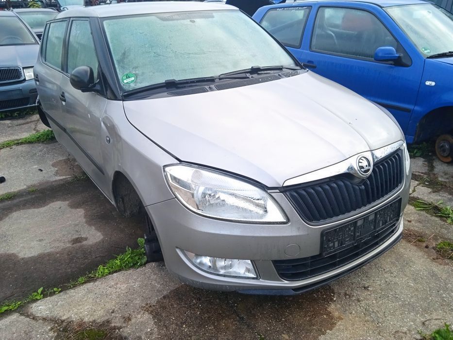 Na części Skoda Fabia II Silnik Skrzynia Maska Zderzak Drzwi Klapa Szyba
