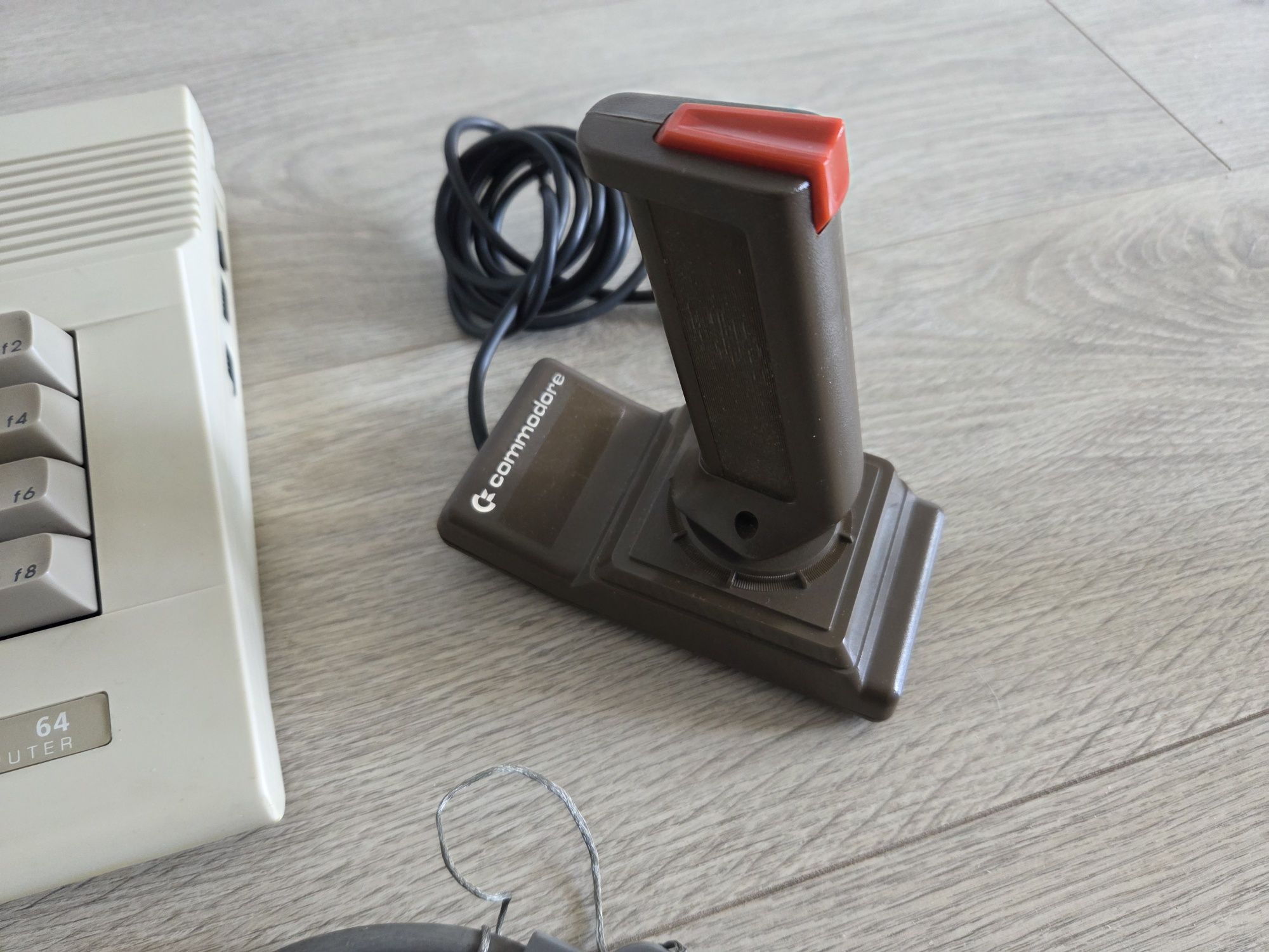 Komputer Commodore 64 magnetofon  joystick