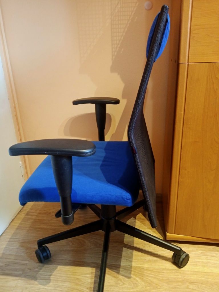 Szerokie Krzesło fotel biurowy obrotowy szkolny, stabilne + gratis