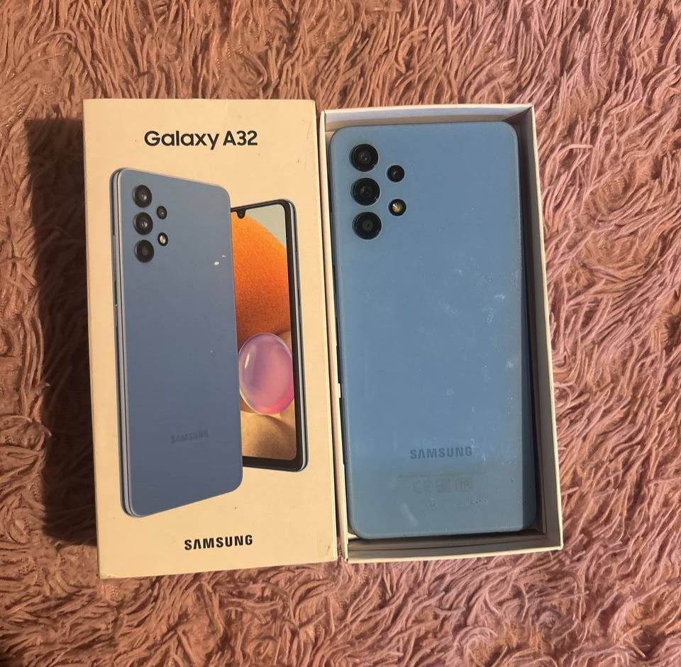 Samsung - A 32, 2/64, треба замінити дисплей.