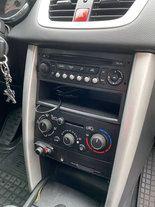 Продам авто Peugeot 207