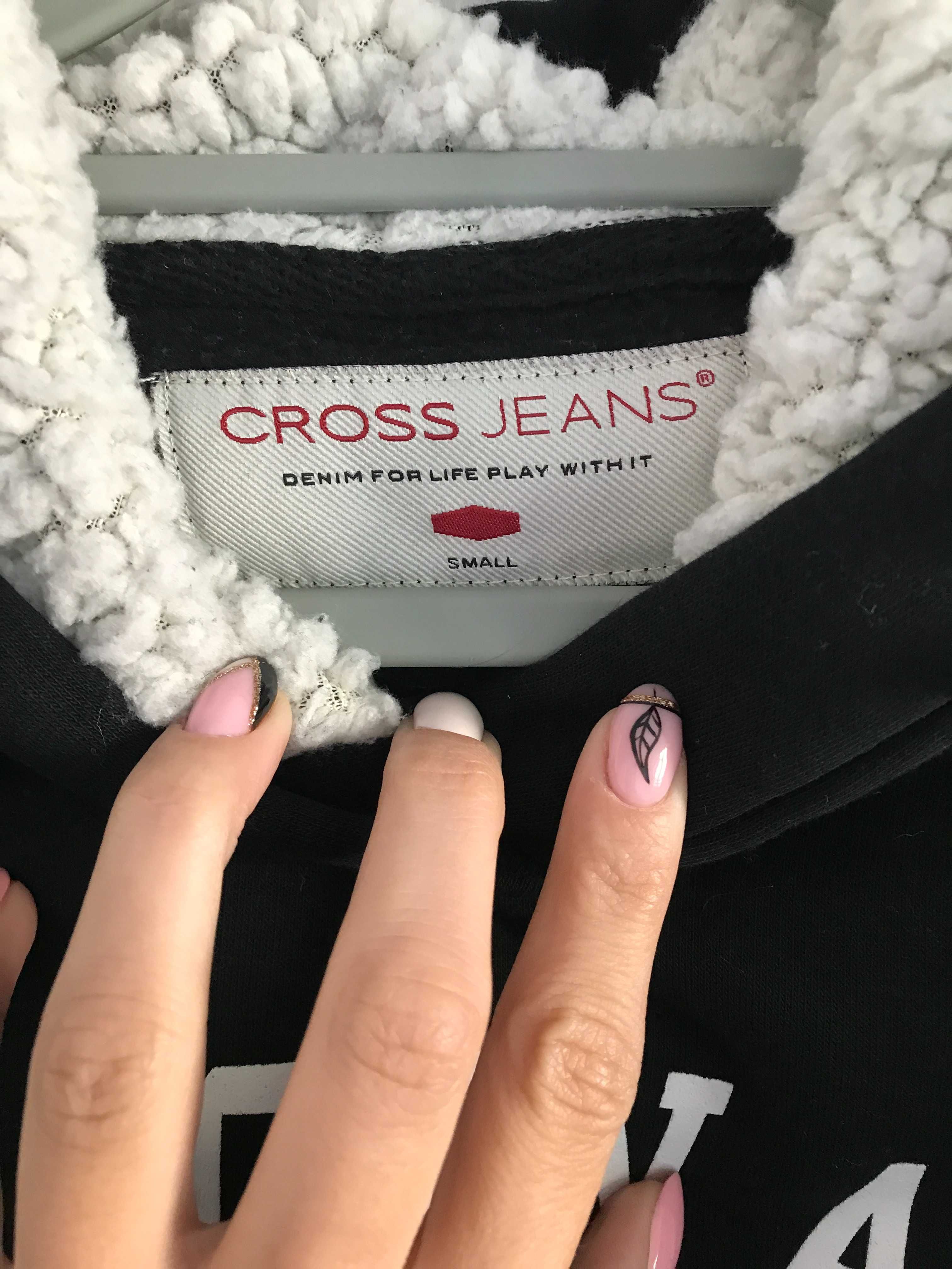 Bluza damska czarna z kapturem S ocieplana ciepła Cross Jeans