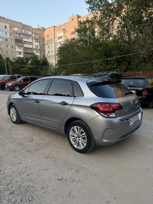 Автомобіль Citroen c4 2017 хетчбек/євро 6 автомат