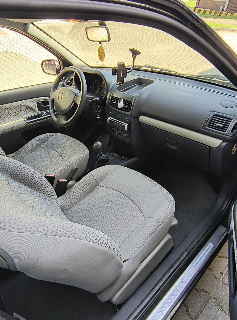 Renault Clio 1.2 16v 75KM