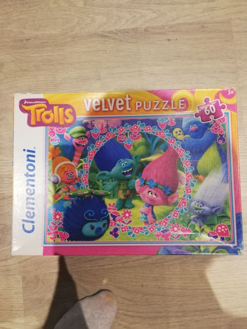 Sprzedam puzzle trolla z madkotka