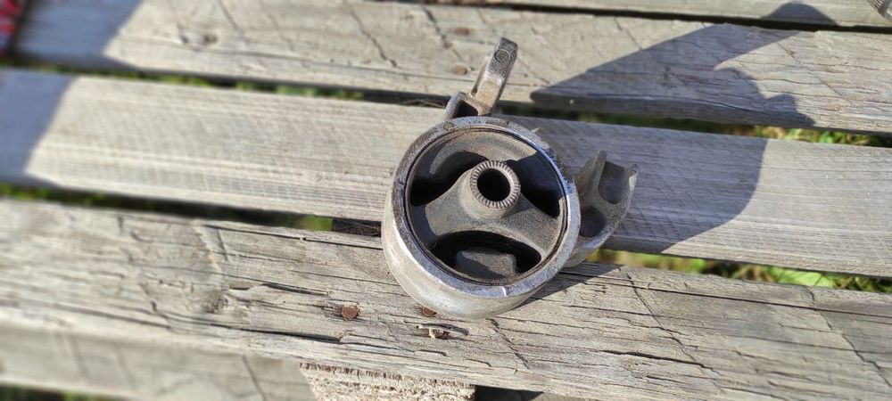 Подушка двигателя передняя Киа Рио 2 JB МКПП новая