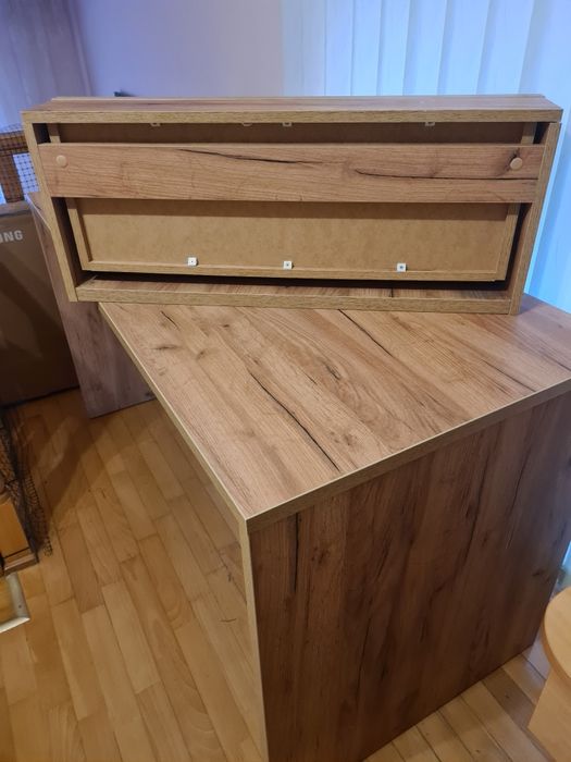 Продам підвісну полицю