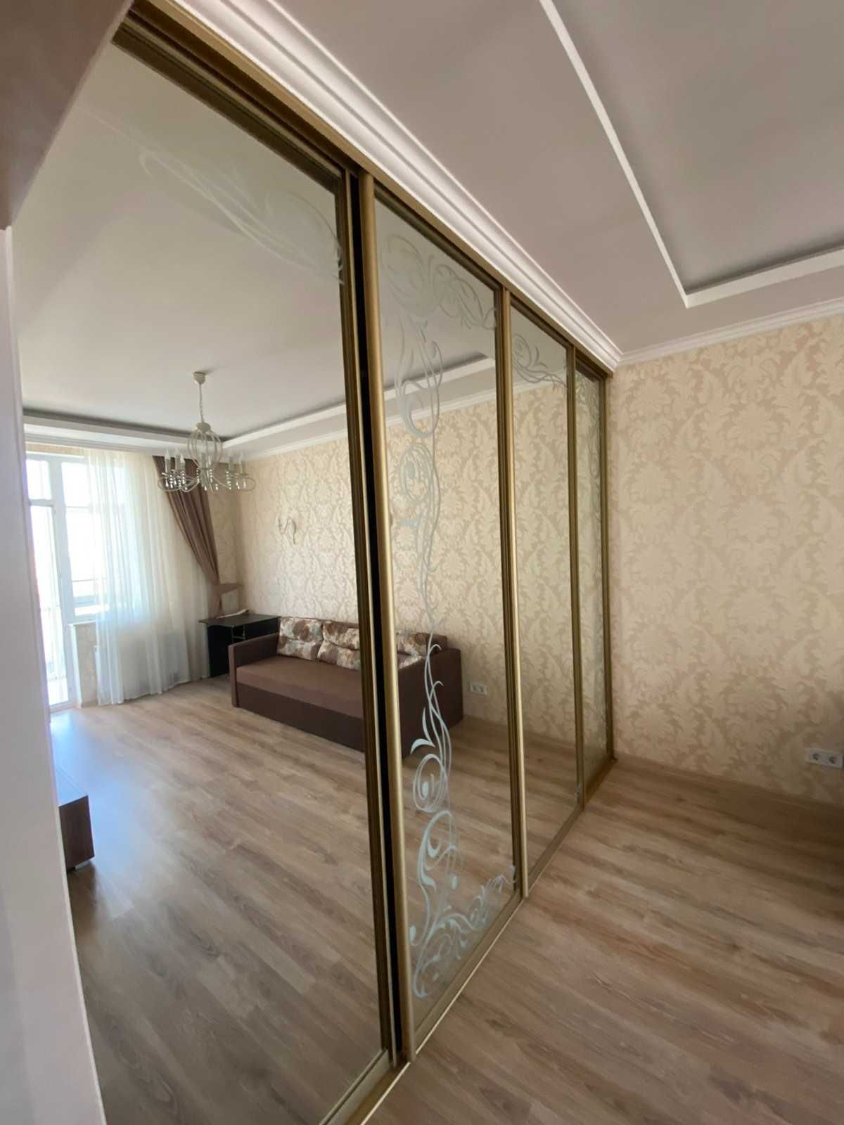 Сдам 2-комнатную квартиру в новом  элитном доме на Котовского!