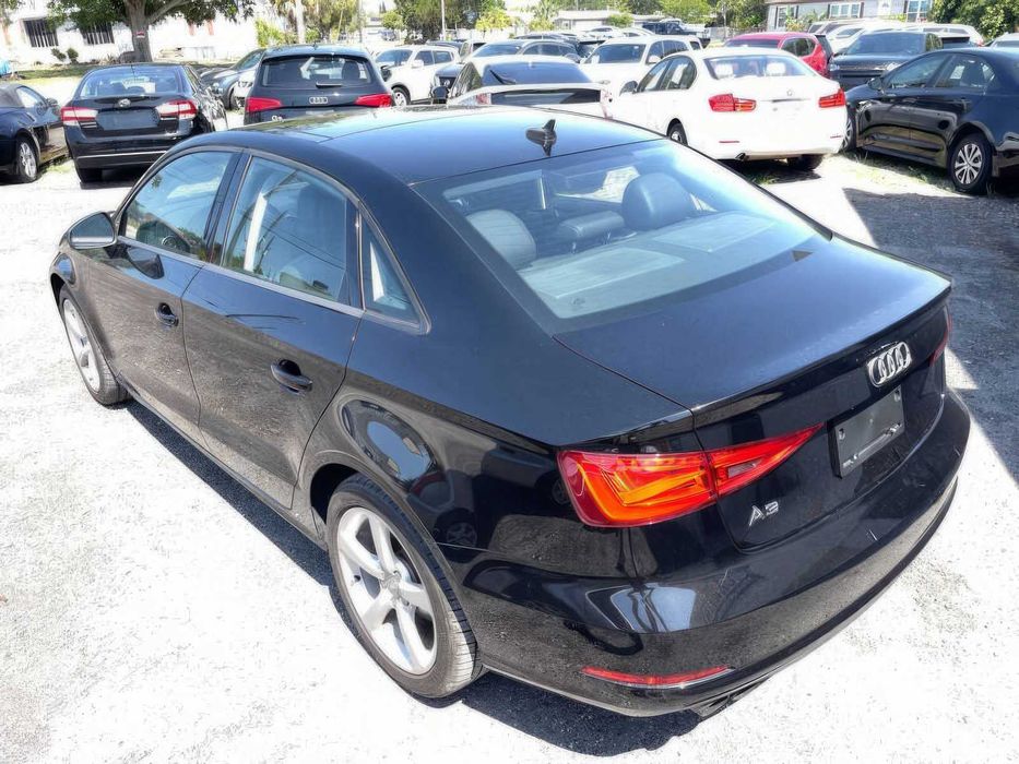Audi A3      2015