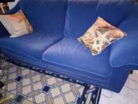 sofás usados em azul forte