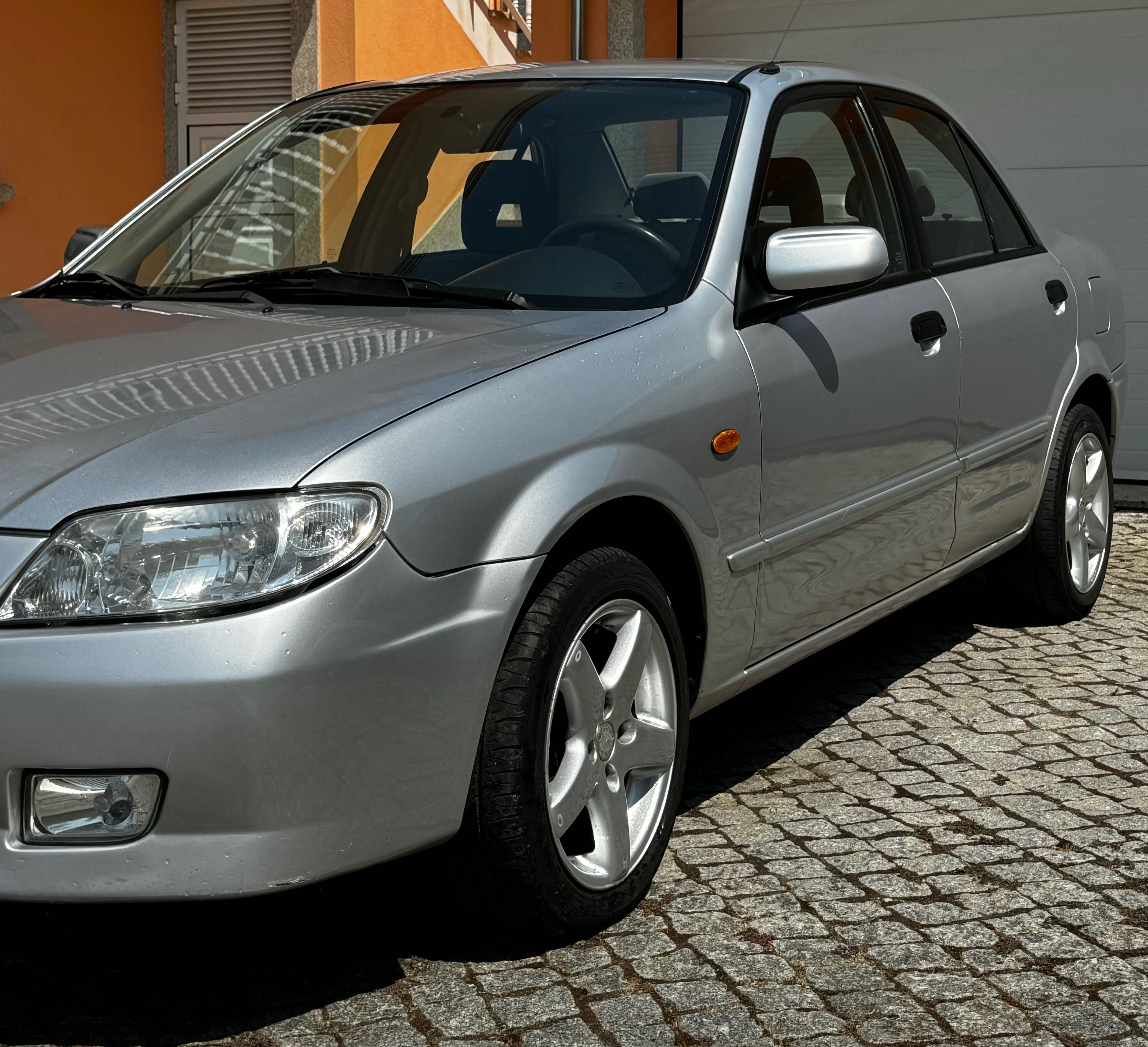 Mazda 323 Sedan 2002