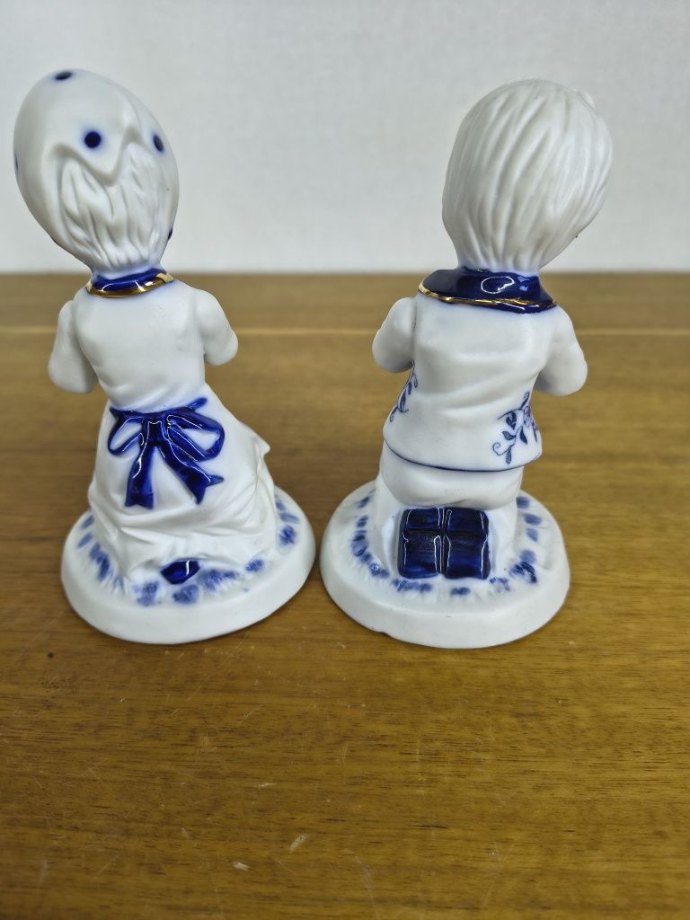 Porcelanowe figurki para dzieci w modlitwie – chłopiec i dziewczynka