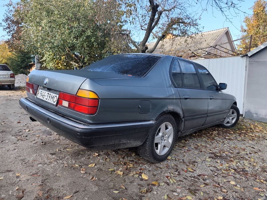 БМВ е32 -3 бензин