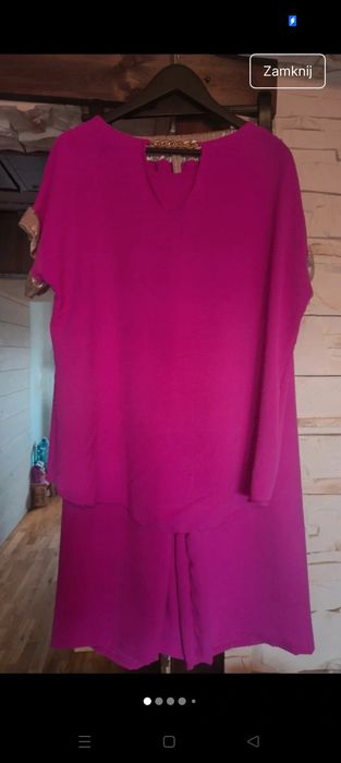 Piękny komplet z szerokimi spodniami w kolorze amarantowym