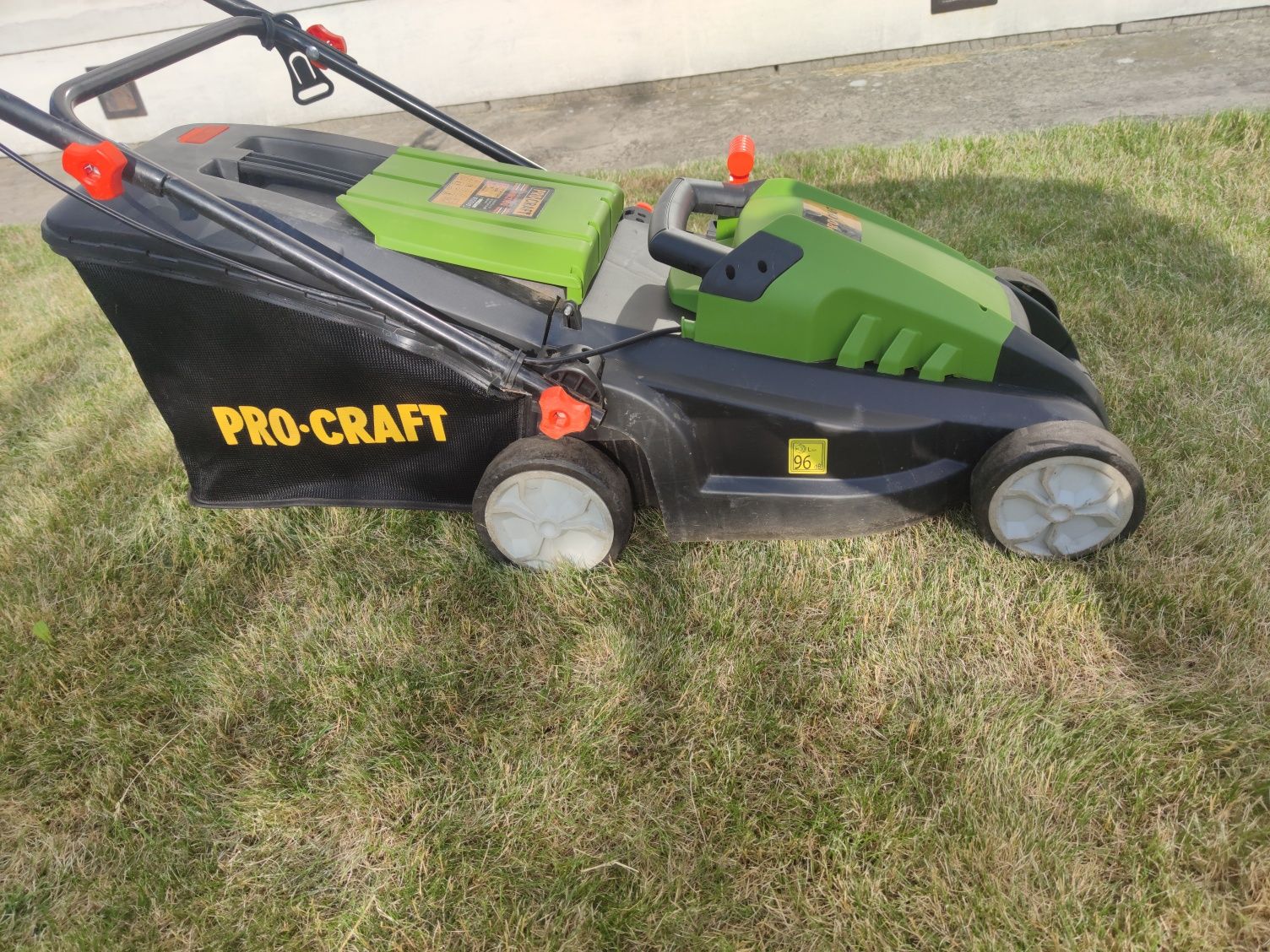 Газонокосарка електрична (мережева) ProCraft NM-2100