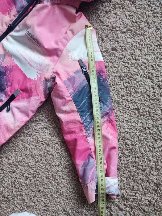 Reima. Зимова  куртка для дівчинки 122-128