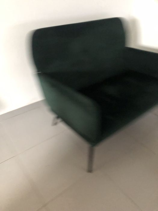 Sofá de 2 lugares pequeno