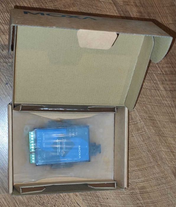 Konwerter MOXA RS232/422/485 na światłowód wielomodowy ze złączem SC