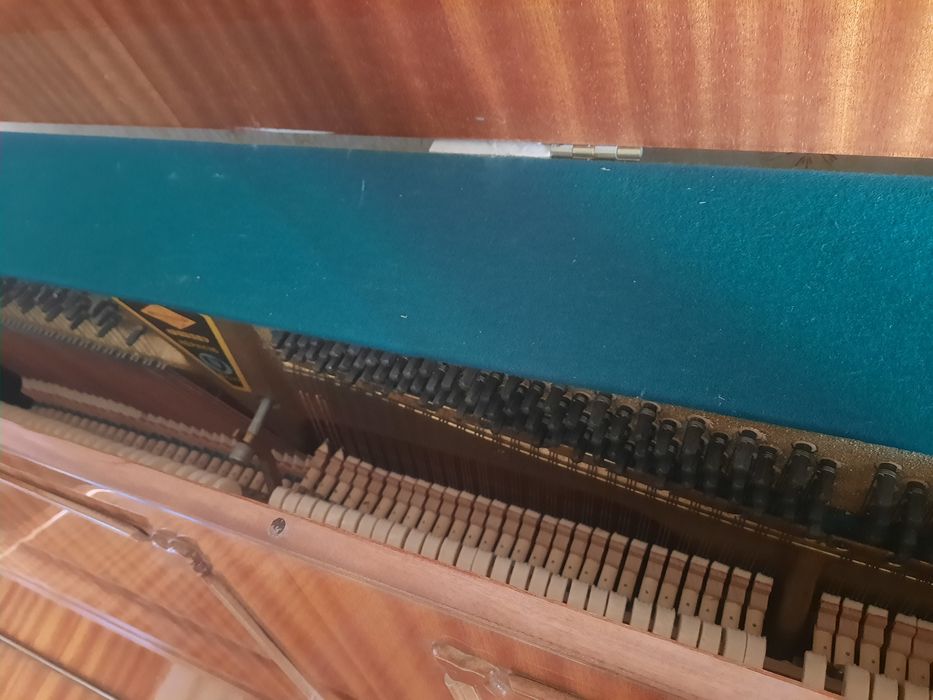 Продам піаніно Україна